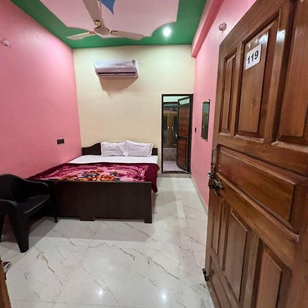 Chandrika Palace 500 Meter From Ayodhya Railway And Ram Mandir Exterior photo