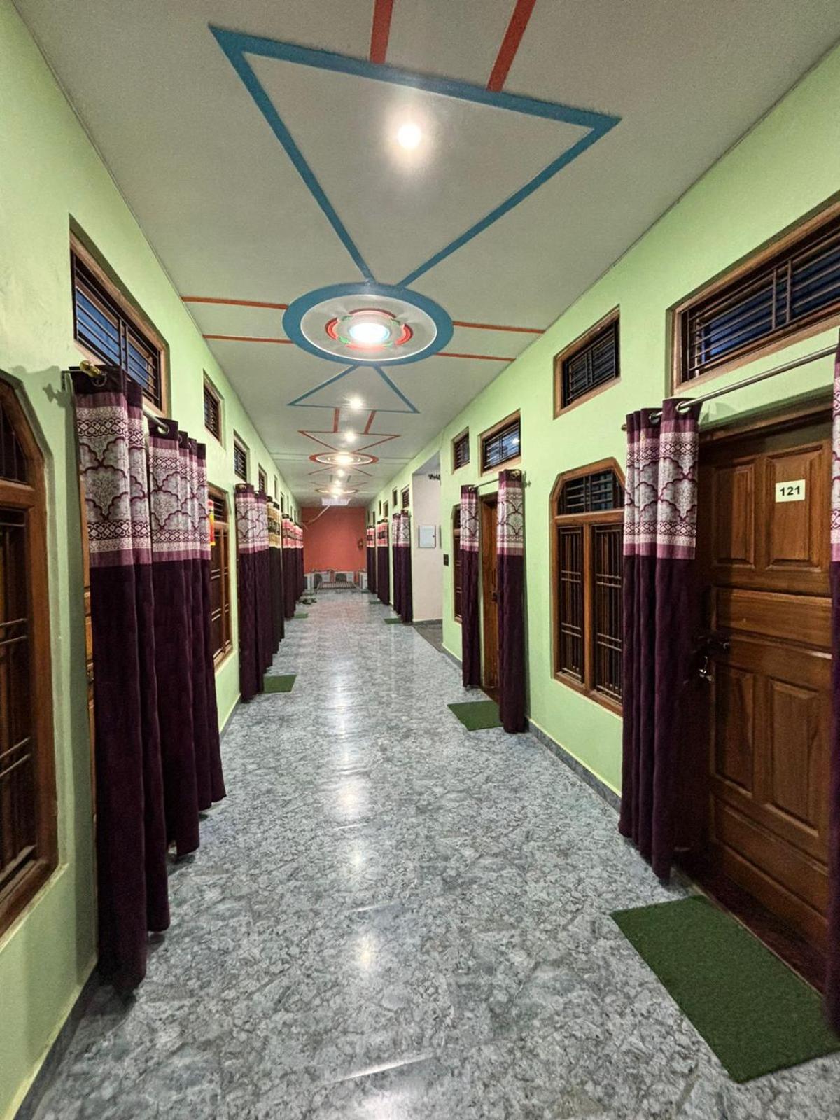 Chandrika Palace 500 Meter From Ayodhya Railway And Ram Mandir Exterior photo